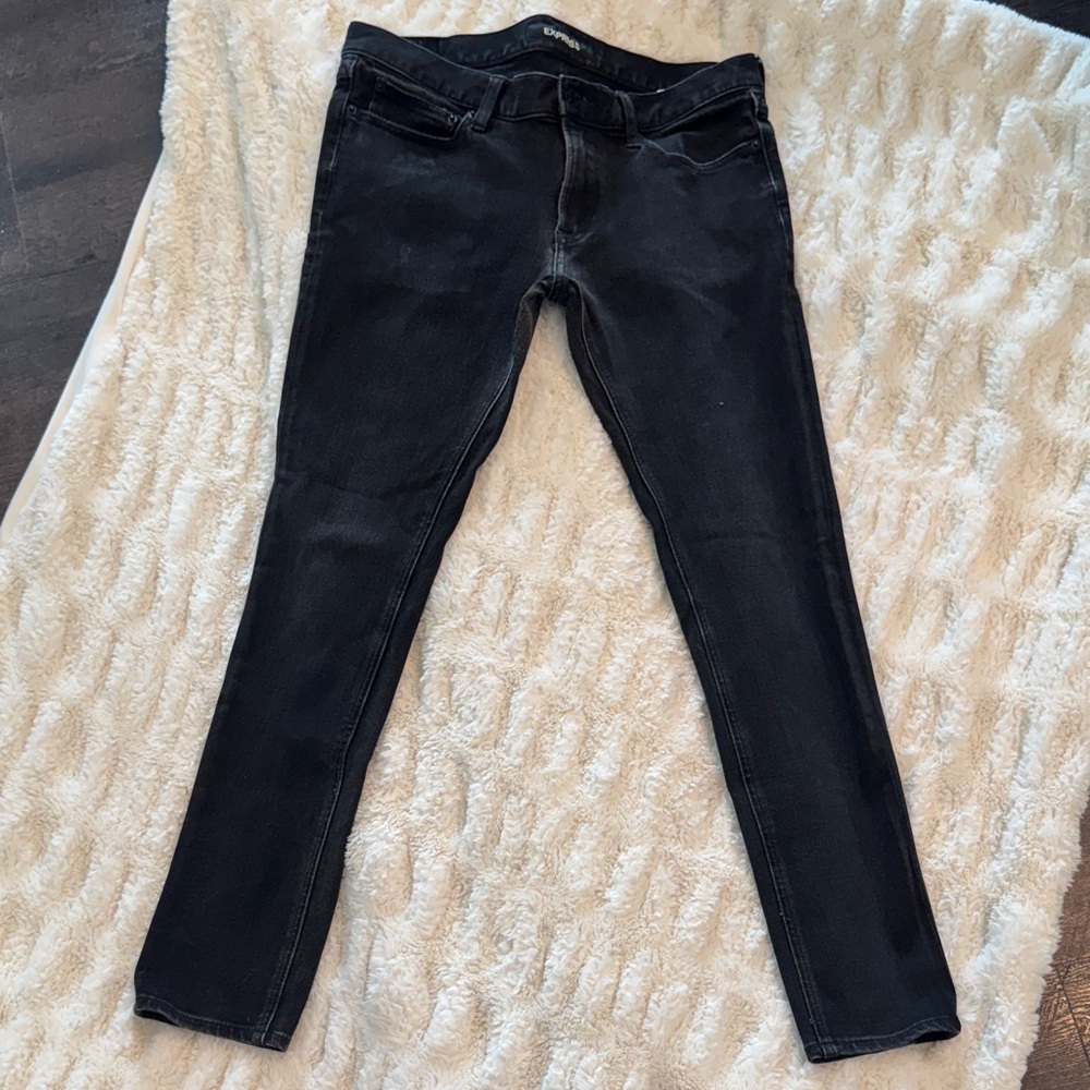 Express Men’s Rocco Slim Fit Distressed Jeans Light Wash Black 33x32